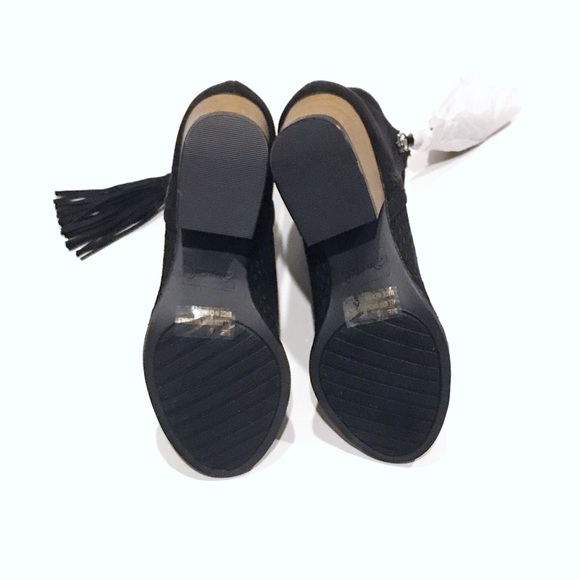 NEW Timeless Perforated Vegan Peep Toe Stylish W/ Side Fringe Black Shoes - Picture 3 of 6